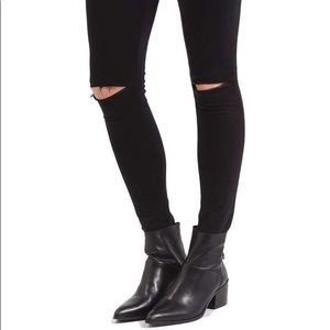 Topshop Leigh Ripped Jeans in black, size 28